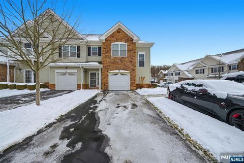 Photo of 23 Dogwood Lane, Wanaque, NJ 07420 (MLS # 25043460)