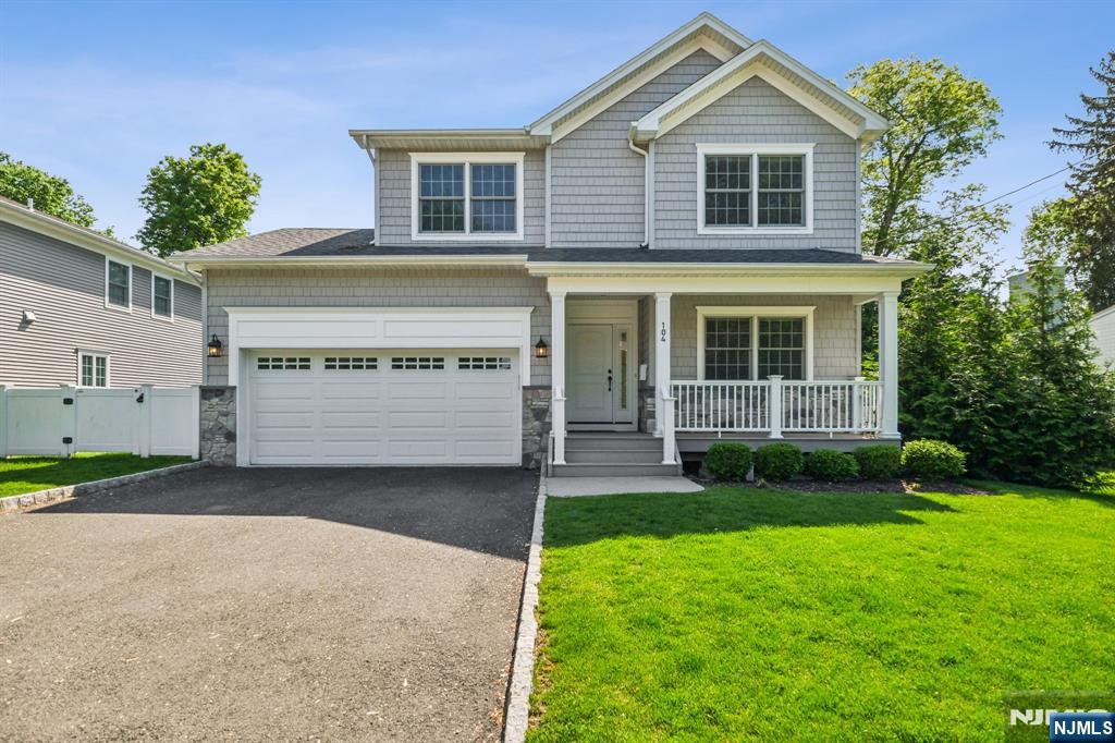 104 Morningside Ave, Cresskill, New Jersey - 4 Bedrooms  
3 Bathrooms  
9 Rooms - 