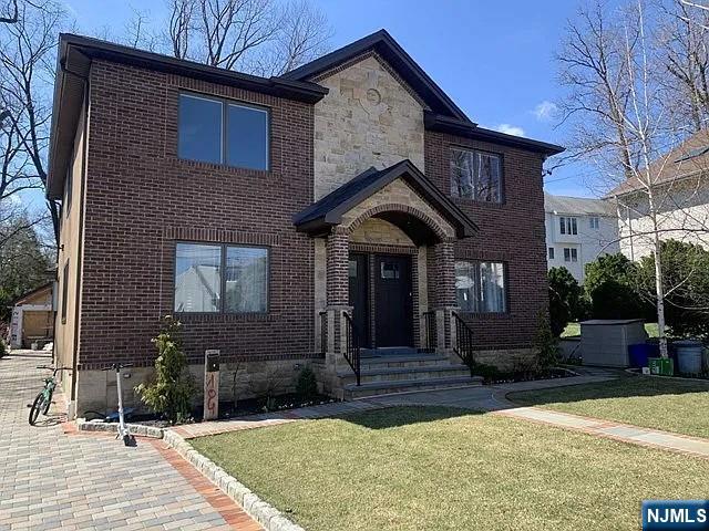 Rental Property at 104 Miller, Wallington, New Jersey - Bedrooms: 3 
Bathrooms: 2 
Rooms: 6  - $2,800 MO.
