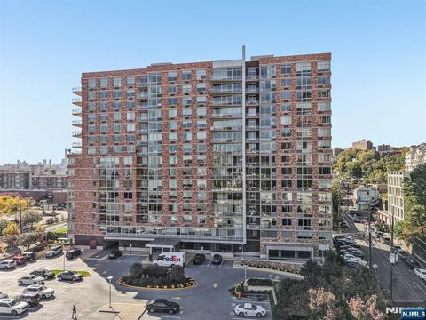 Photo of 1215 Hudson Park #1215, Edgewater, NJ 07020 (MLS # 26015222)