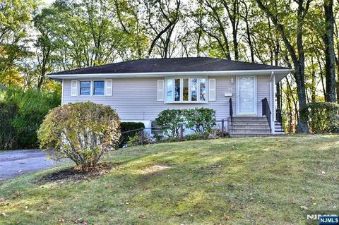 Photo of 247 Rafkind Road, Bloomingdale, NJ 07403 (MLS # 25038690) Photo of 247 Rafkind Road, Bloomingdale, NJ 07403 (MLS # 25038690)