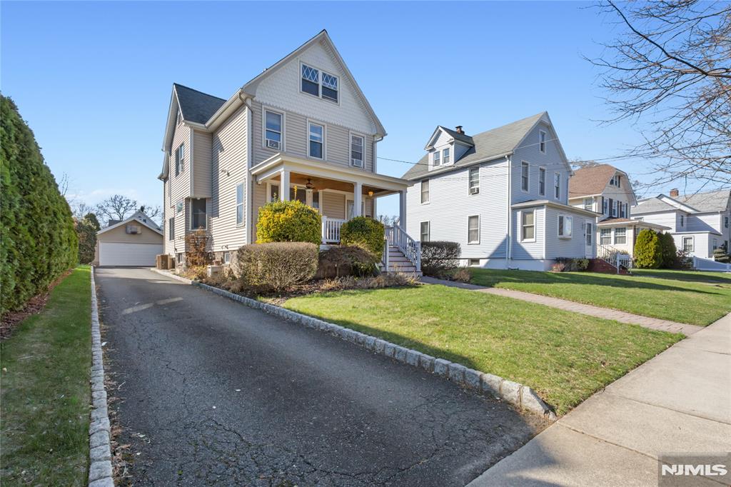 56 Hudson Avenue