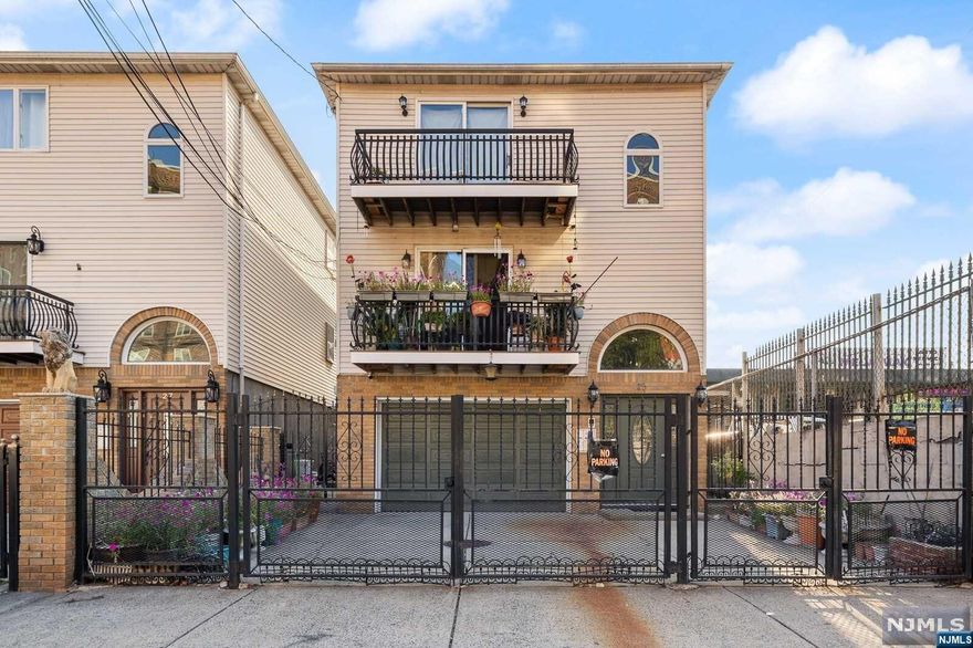 Roof 2022 1st floor water heater 2023 2nd floor all updated on 2023