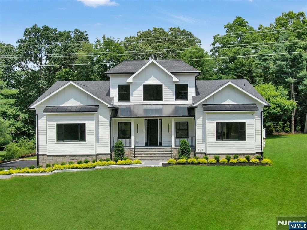 Photo of 35 Lillian Court, Ramsey, NJ 07446 (MLS # 25031176)