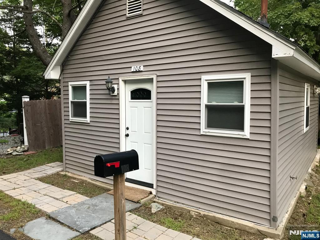 Rental Property at 108 Magee Rd, Ringwood, New Jersey - Bedrooms: 1 
Bathrooms: 1 
Rooms: 4  - $2,100 MO.