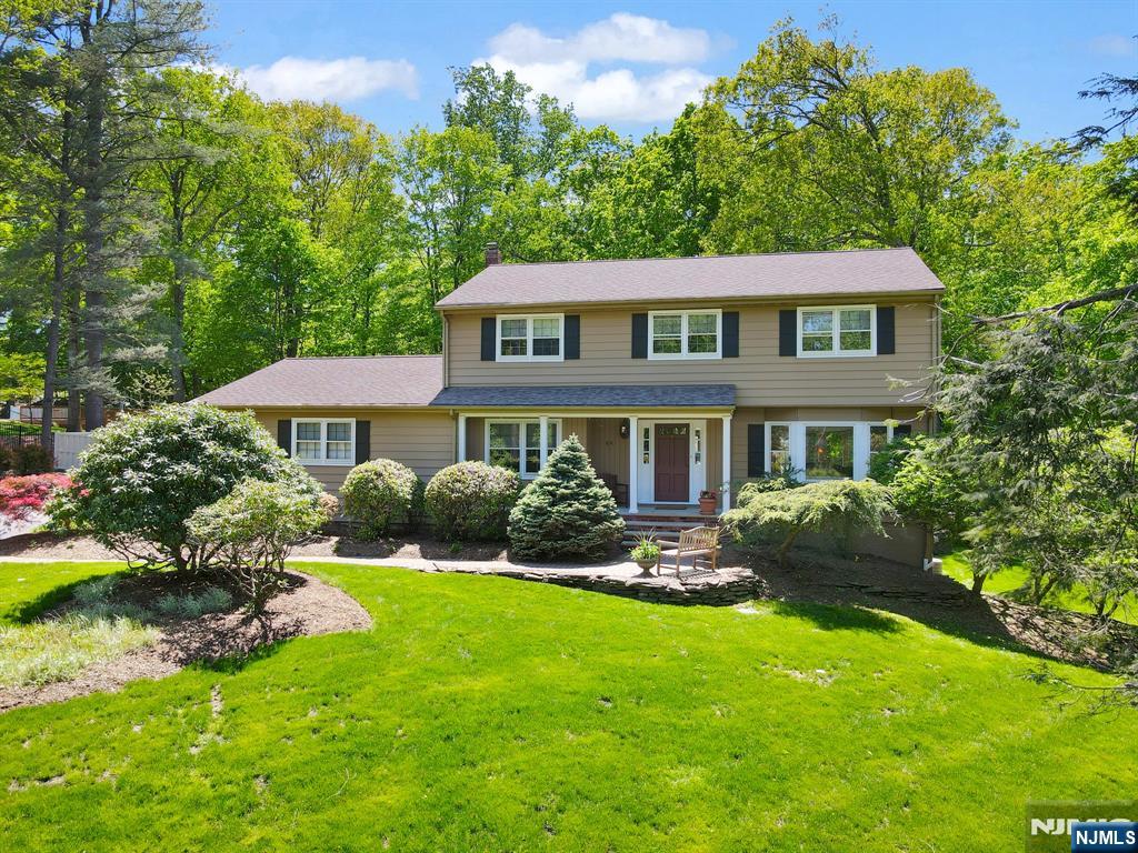 Property for Sale at 84 Chuckanutt Drive, Oakland, New Jersey - Bedrooms: 4 
Bathrooms: 4 
Rooms: 10  - $950,000