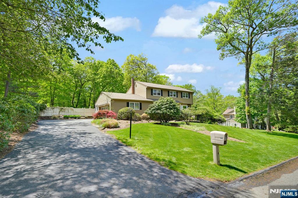 84 Chuckanutt Drive