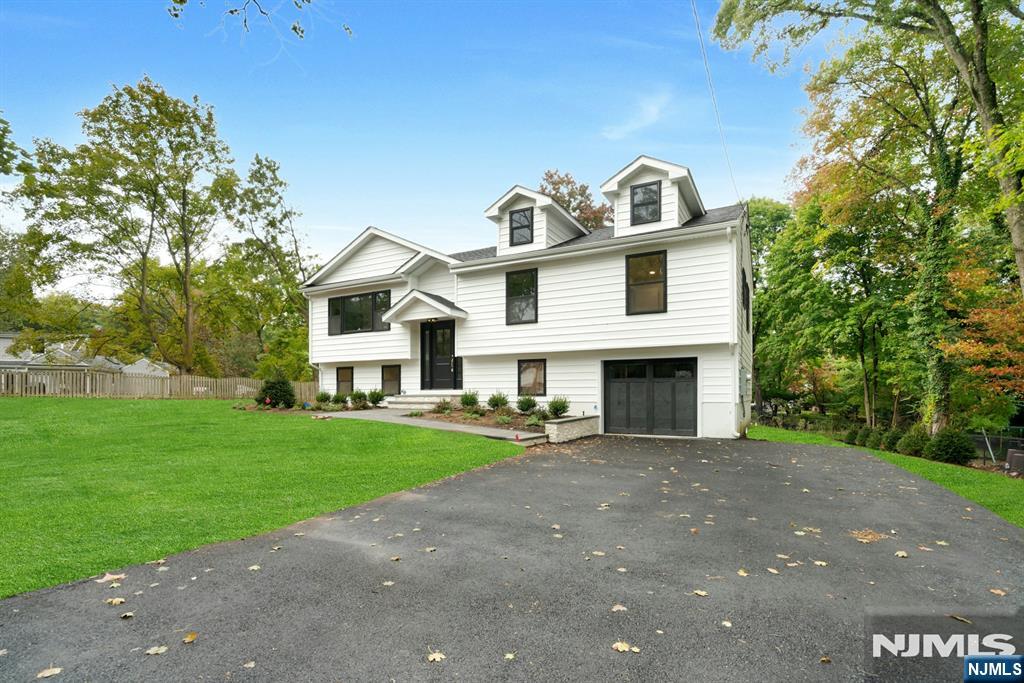 19 Midland Avenue