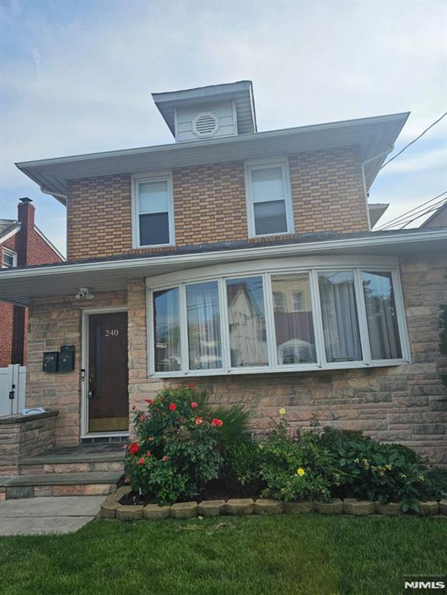 Bright and updated second-floor unit featuring two bedrooms, one and a half bathrooms, and central air. The kitchen is equipped with a gas oven range and microwave. Enjoy proximity to parks, shopping, schools, and public transportation. Street parking is available. No laundry on-site. No pets. Tenant responsible for all utilities except water, which is covered by the landlord. Convenient location in a well-connected residential neighborhood. Available May 1st.