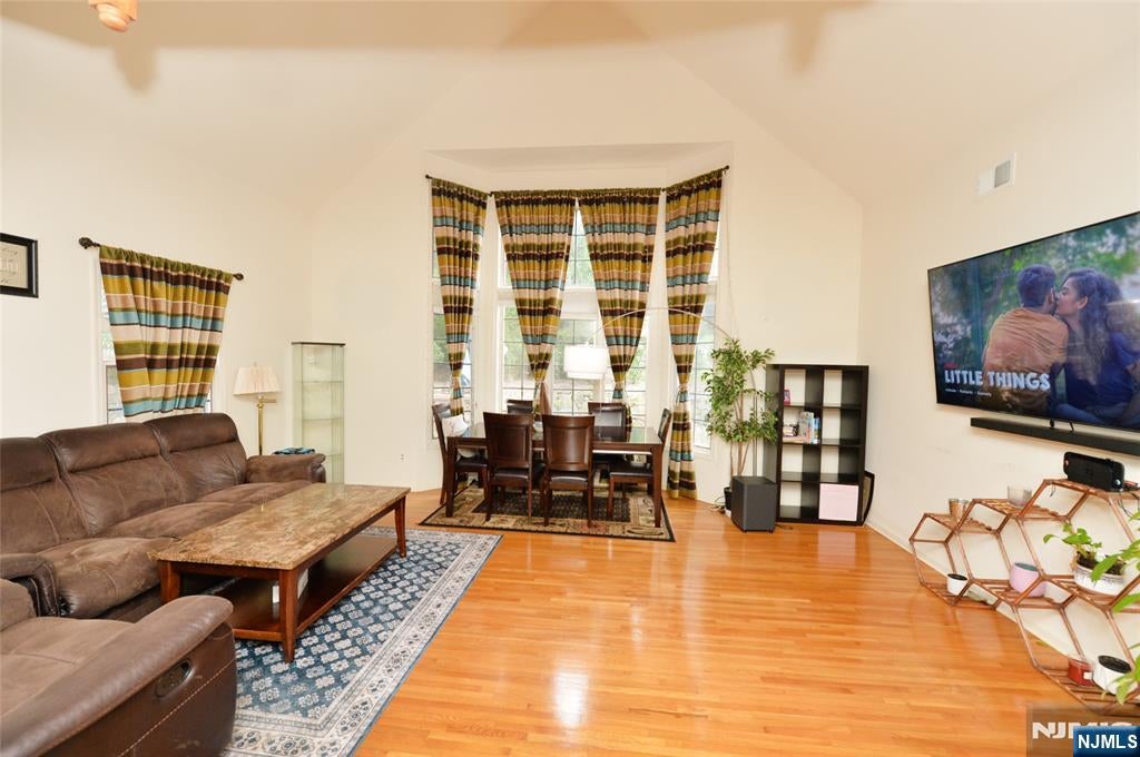 27 Tanager Court