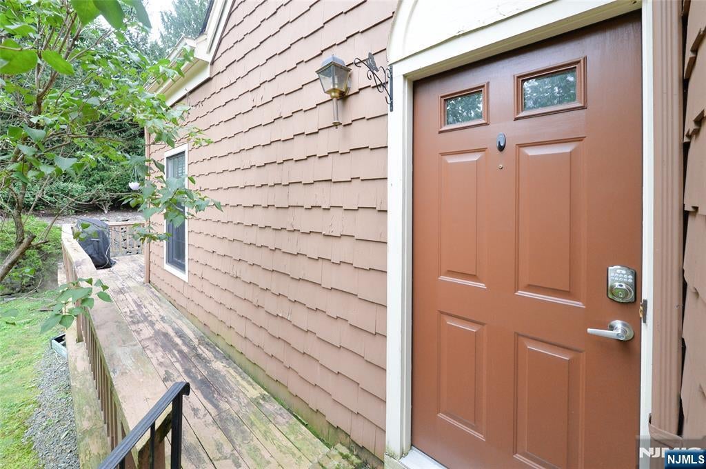 27 Tanager Court