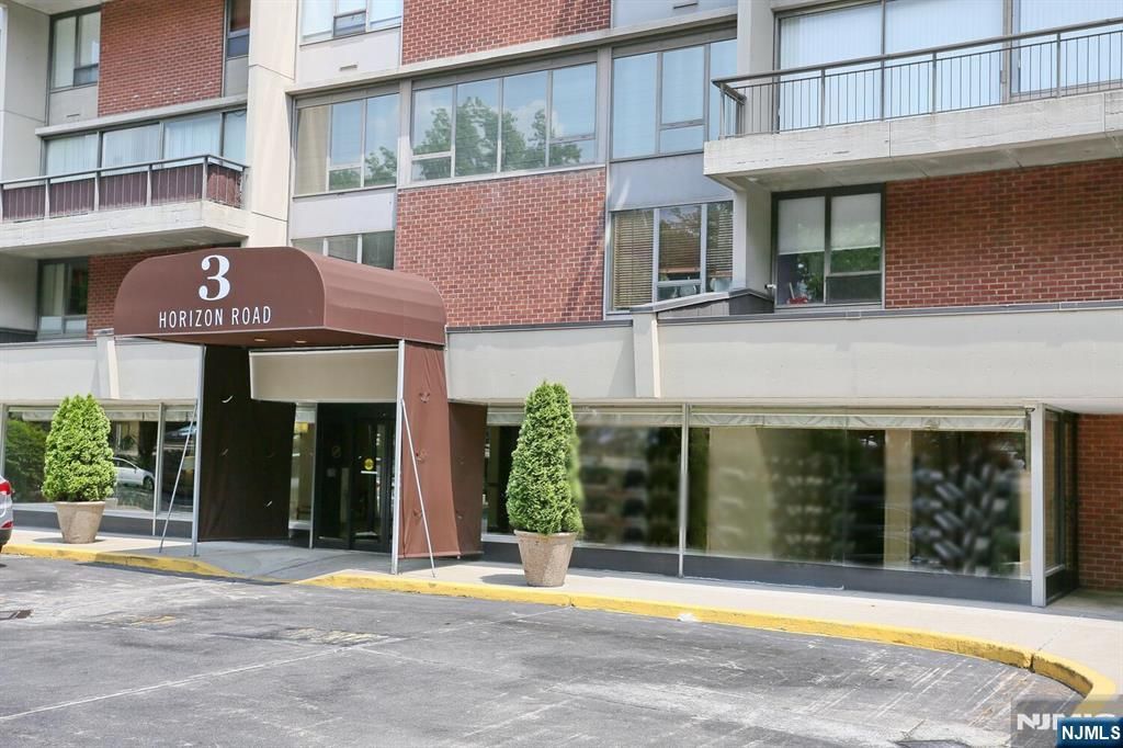 Photo of 3 Horizon Road #1432, Fort Lee, NJ 07024 (MLS # 26018288)