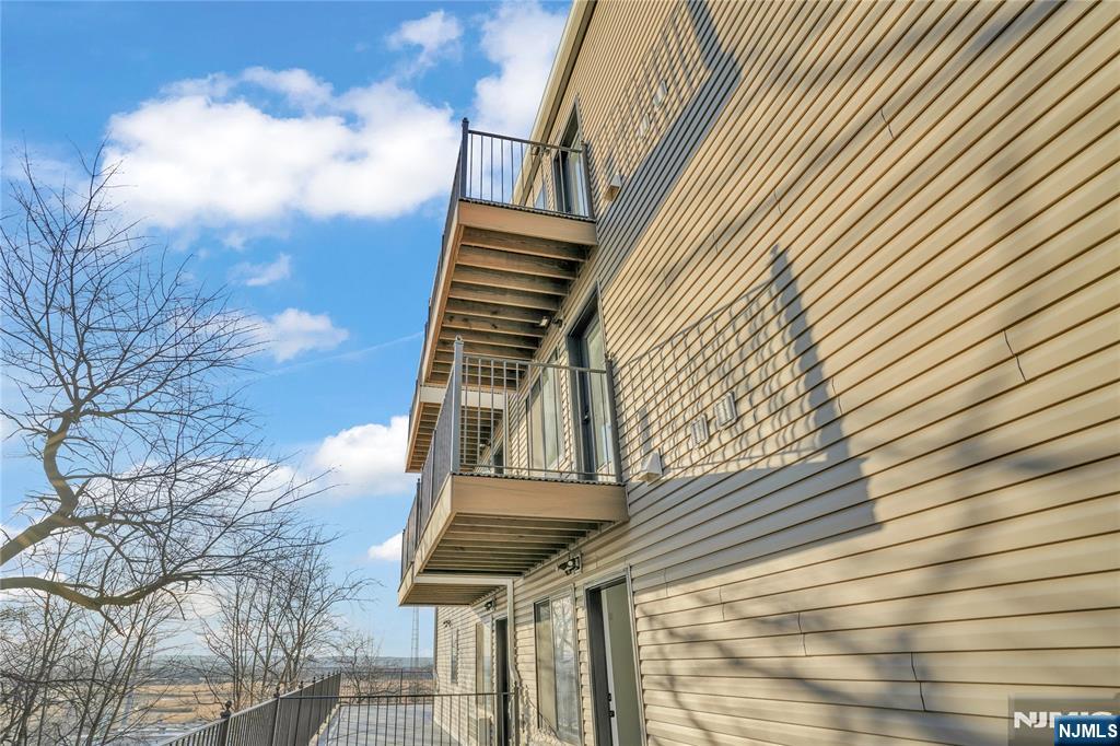 2601 Jane Street 301