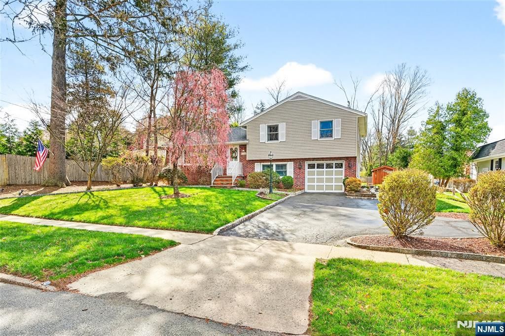 Photo of 118 Harriot Avenue, Harrington Park, NJ 07640 (MLS # 26003067)