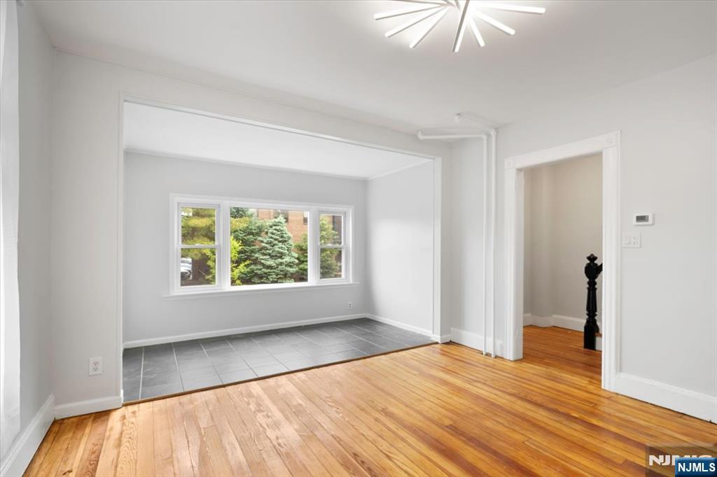 113 John, Hackensack, New Jersey - 4 Bedrooms  
2 Bathrooms  
8 Rooms - 