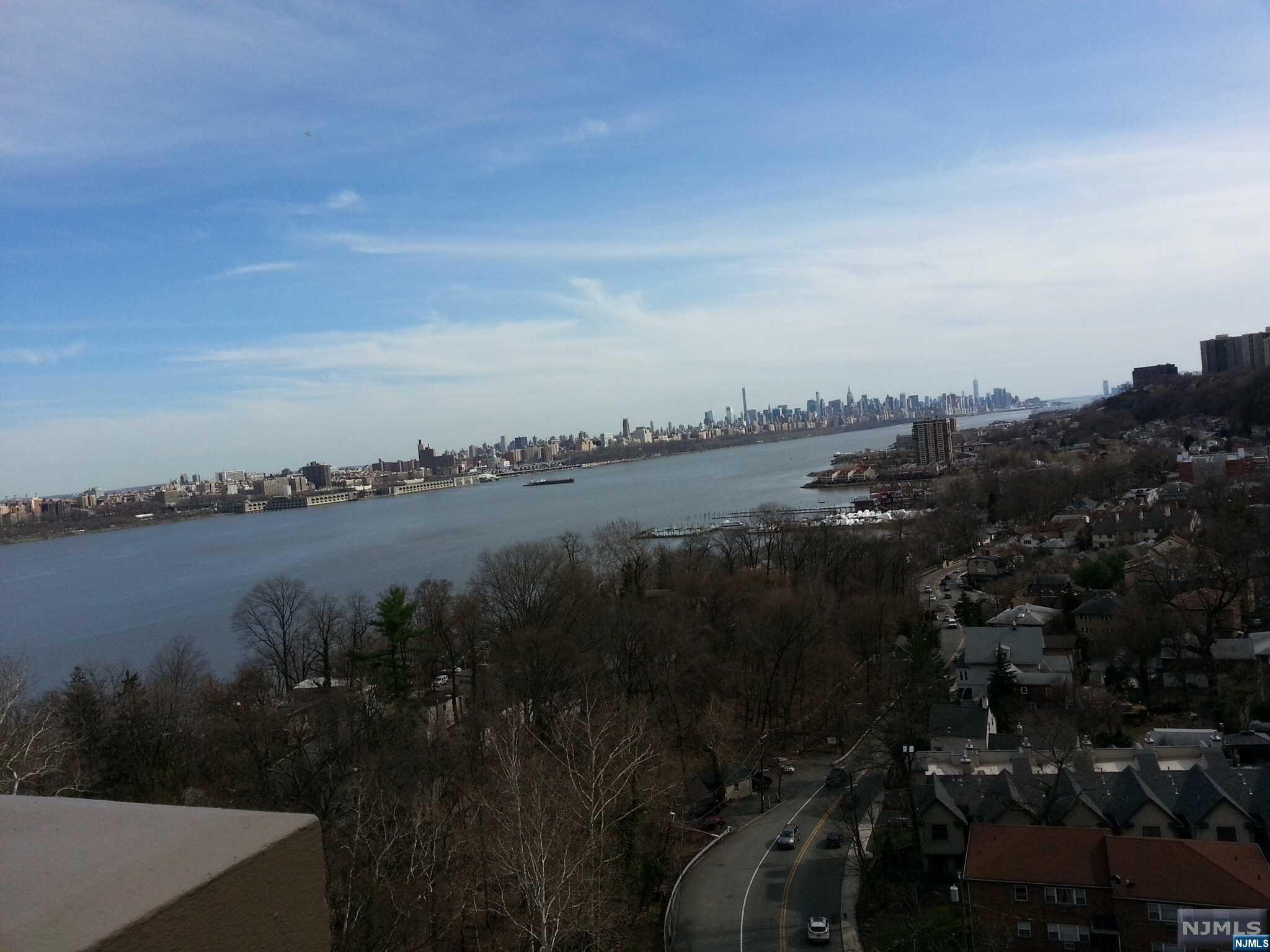 Rental Property at 100 Old Palisade Rd Pl18, Fort Lee, New Jersey - Bedrooms: 3 
Bathrooms: 3 
Rooms: 6  - $5,900 MO.