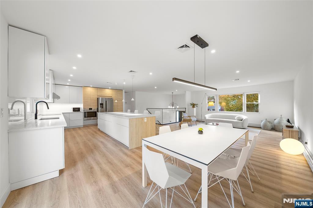 812 Ridgewood Avenue