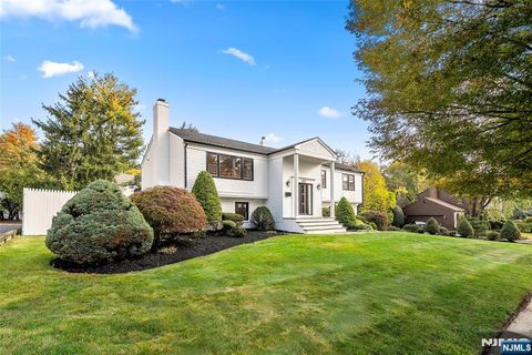 812 Ridgewood Avenue Oradell NJ 07649