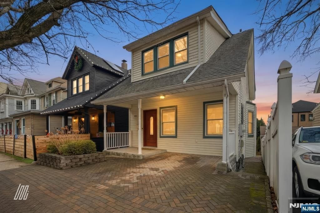 Photo of 331 Undercliff Avenue, Edgewater, NJ 07020 (MLS # 26001561)