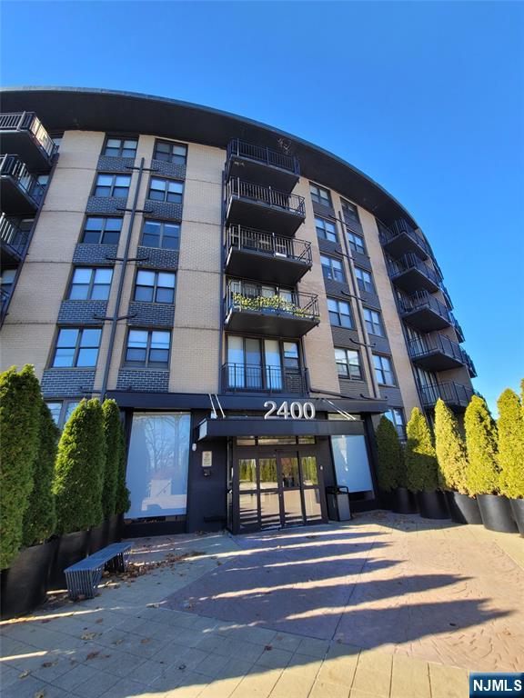 2400 Hudson Ter 3A, Fort Lee, New Jersey - 1 Bathrooms  
4 Rooms - 