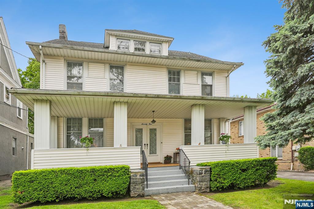 Property for Sale at 74 Oakdene Avenue, Cliffside Park, New Jersey - Bedrooms: 6 
Bathrooms: 3 
Rooms: 13  - $1,280,000