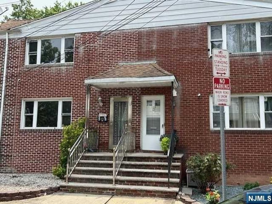 Welcome Home! Beautifully renovated 1st floor apartment situated on the Maplewood border in the Upper Vailsburg section of Newark. The apartment boasts a large living room with 2 bedrooms and brand new carpeting. The generous size living room has an abundance of sunlight. The kitchen has new shaker cabinets, quartz countertops and all new stainless steel appliances. Convenient to transportation, restaurants and shopping.