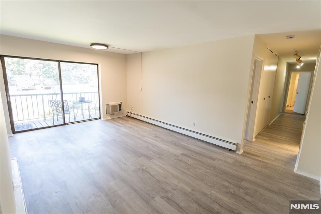 365 River Road E