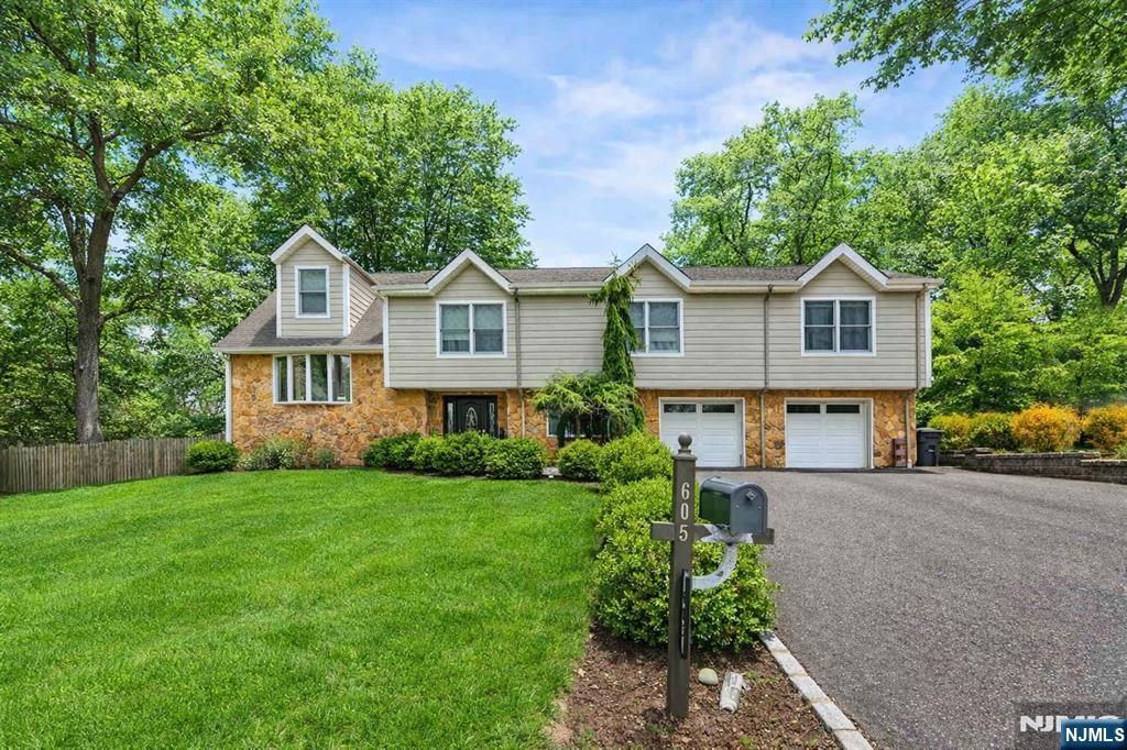 Photo of 605 Gladys Court, Northvale, NJ 07647 (MLS # 26004439)