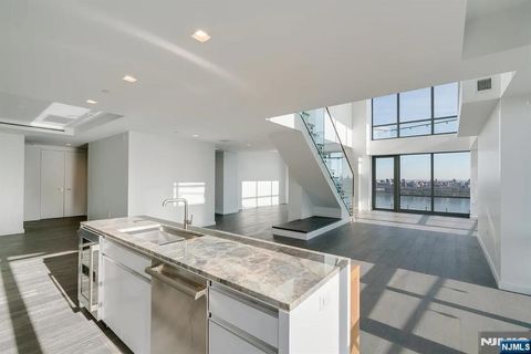 Photo of 320 Adolphus Avenue #316, Cliffside Park, NJ 07010 (MLS # 25038968)