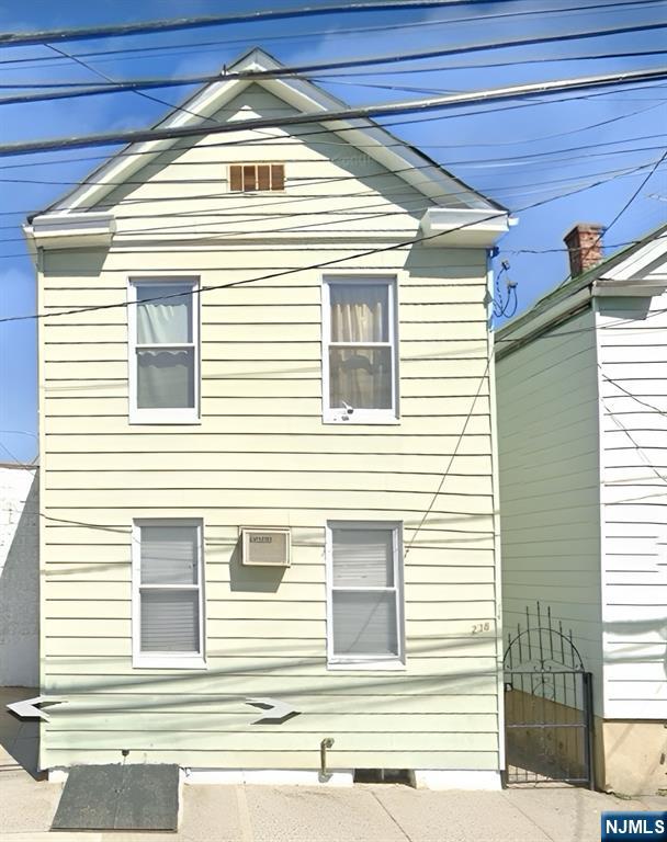 238 Kinney St 2, Newark, New Jersey - 1 Bedrooms  
1 Bathrooms  
4 Rooms - 