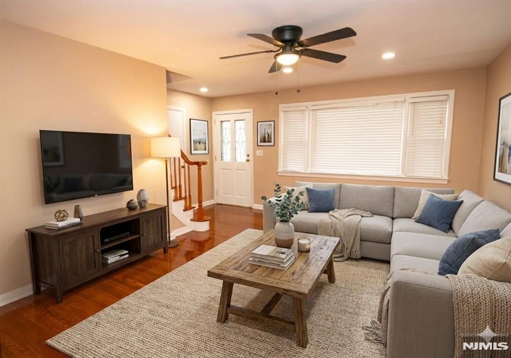 Photo of 284 Continental Avenue, River Edge, NJ 07661 (MLS # 25038729)