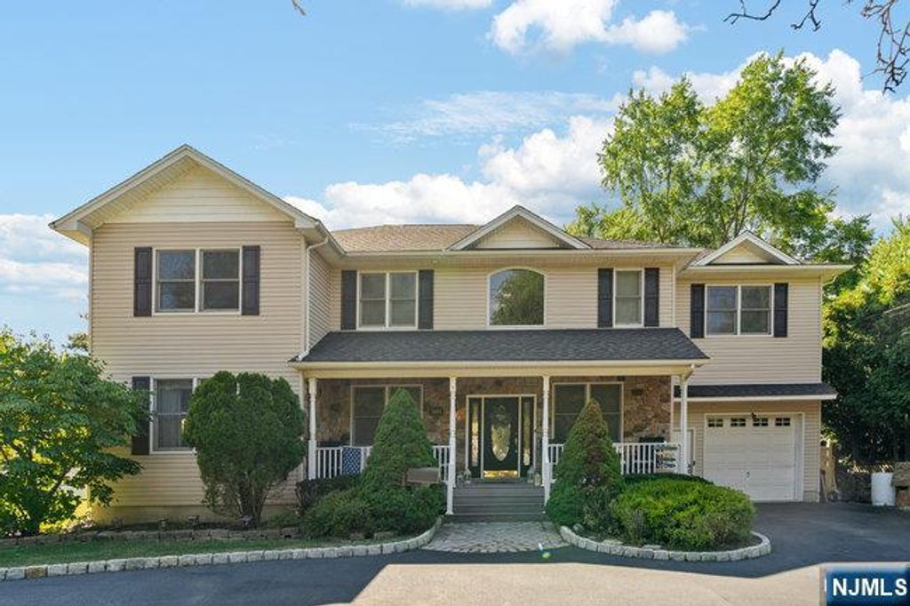 Photo of 585 Central Avenue, Ramsey, NJ 07446 (MLS # 25031325)