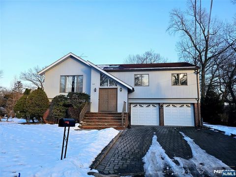 Photo of 32 6th, Cresskill, NJ 07626 (MLS # 25043516)