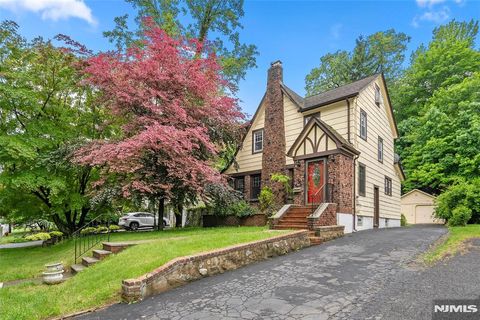 Photo of 243 Jefferson, Cresskill, NJ 07626 (MLS # 26018921)
