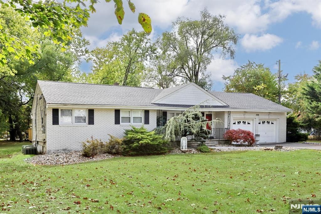 Photo of 655 Ridgewood Road, Twp of Washington, NJ 07676 (MLS # 25035551)