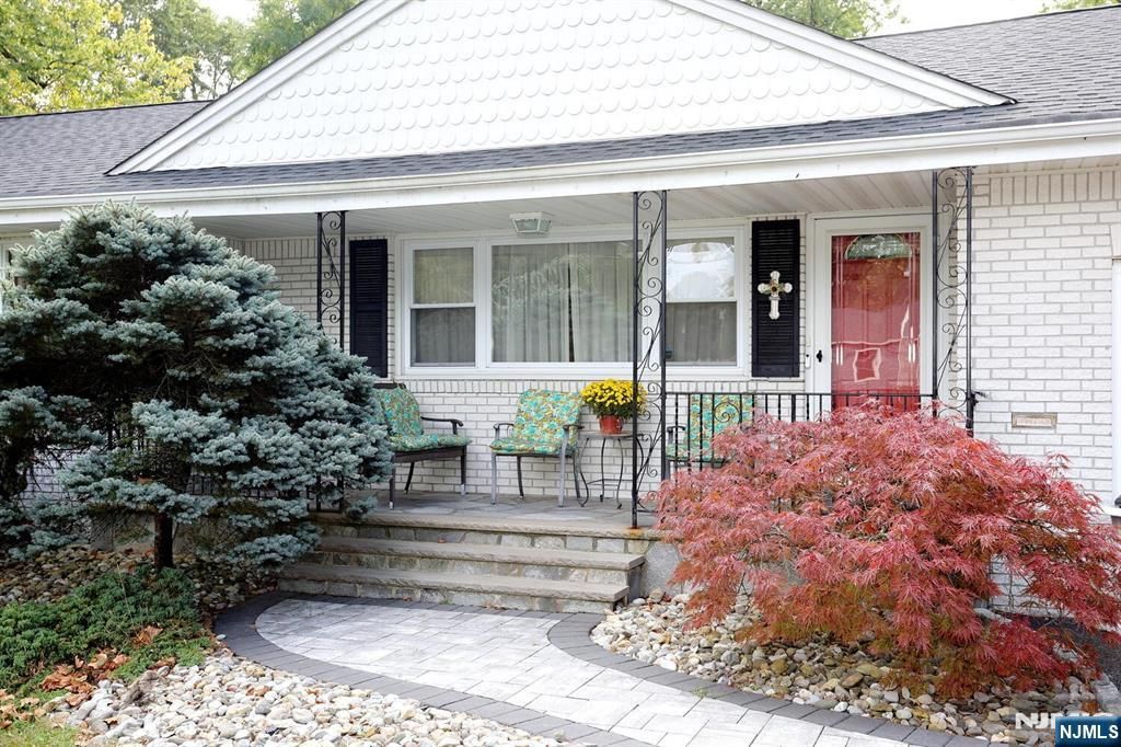 Photo of 655 Ridgewood Road, Twp of Washington, NJ 07676 (MLS # 25035551)