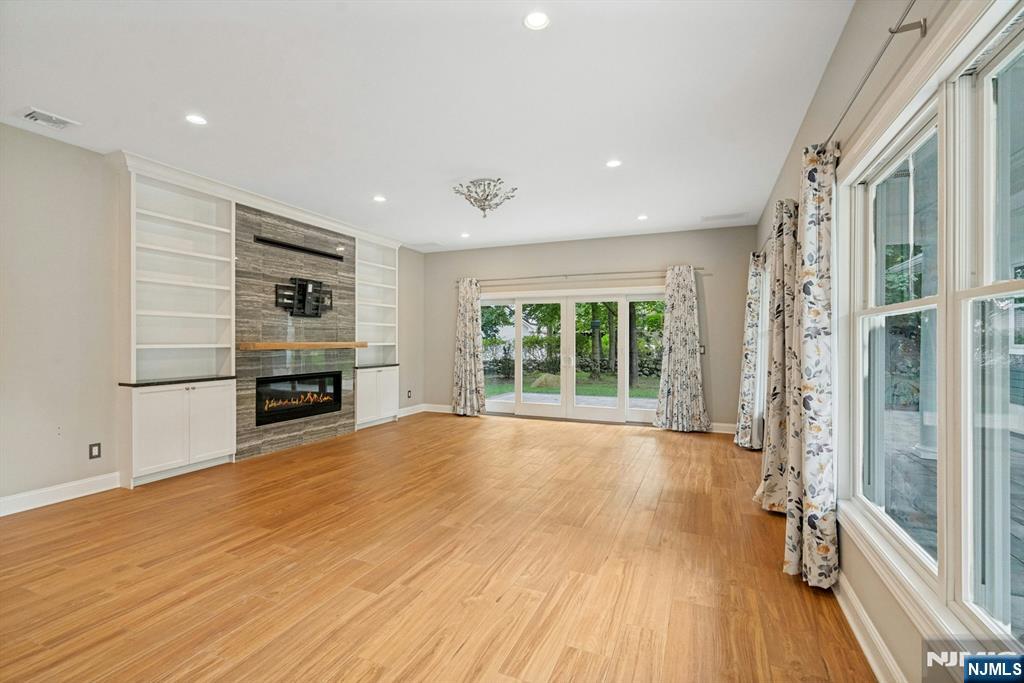 21 Crescent Avenue