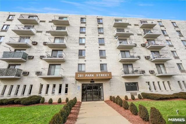 Rental Property at 281 Park 3K, Hackensack, New Jersey - Bedrooms: 1 
Bathrooms: 1 
Rooms: 3  - $2,050 MO.