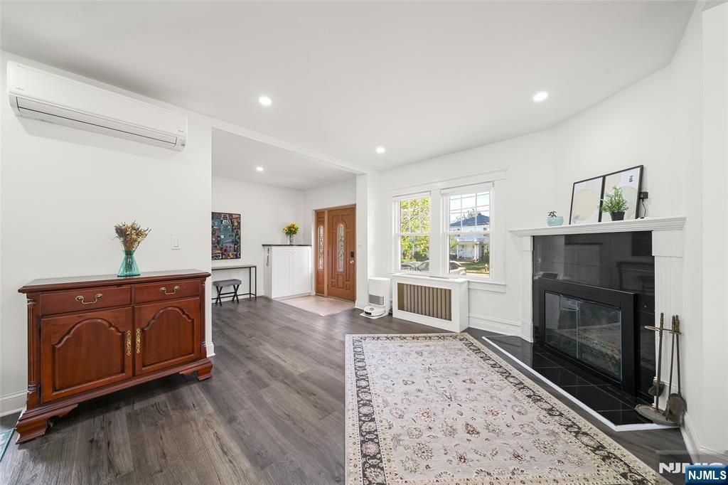 Photo of 332 Allaire Avenue, Leonia, NJ 07605 (MLS # 26016322)