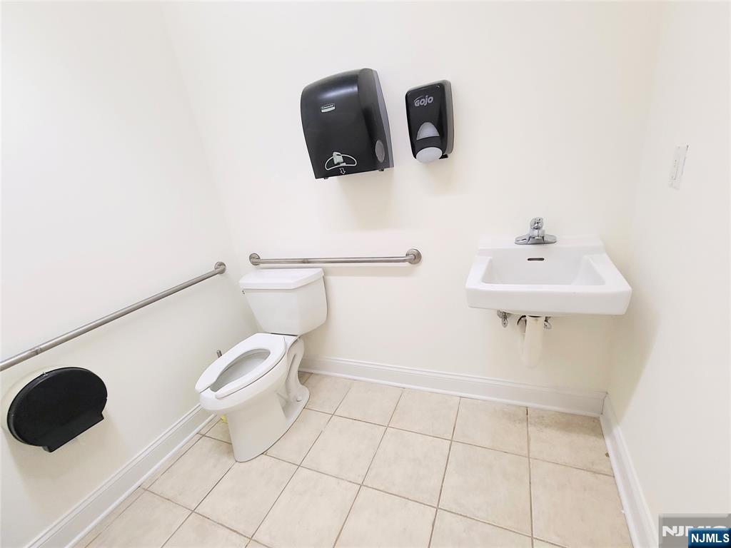 32 Washington Street 1B2