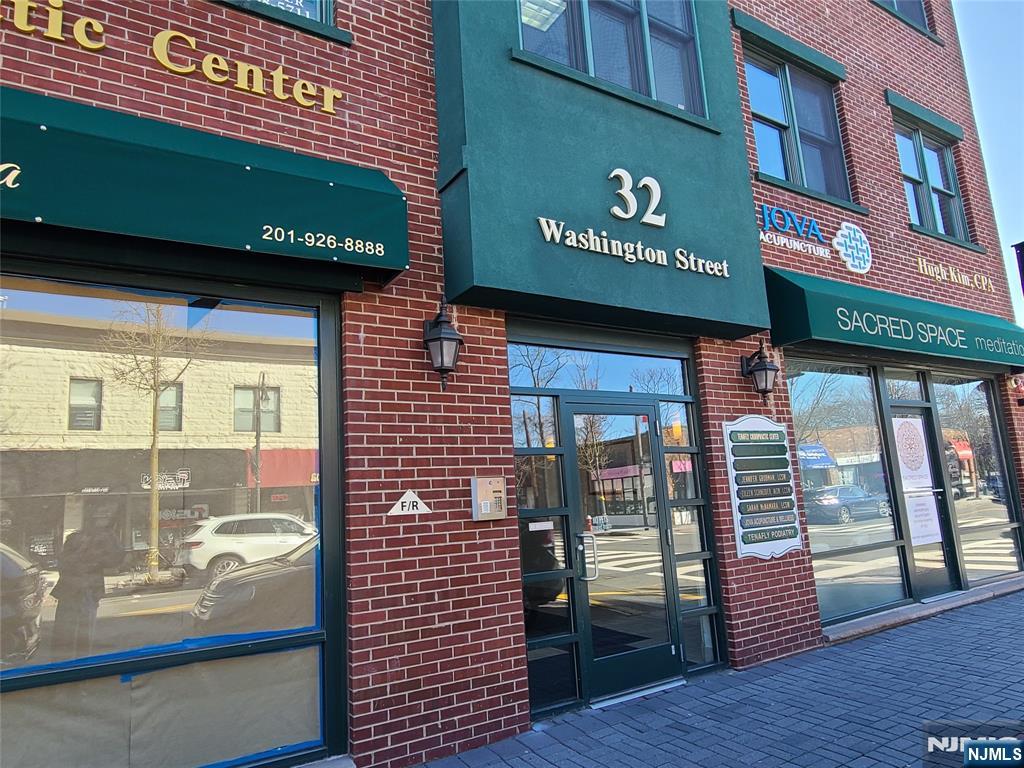 32 Washington Street 1B2