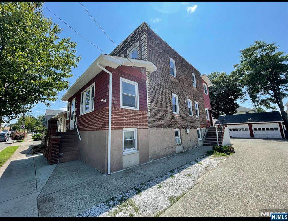 258 Kingsland Avenue