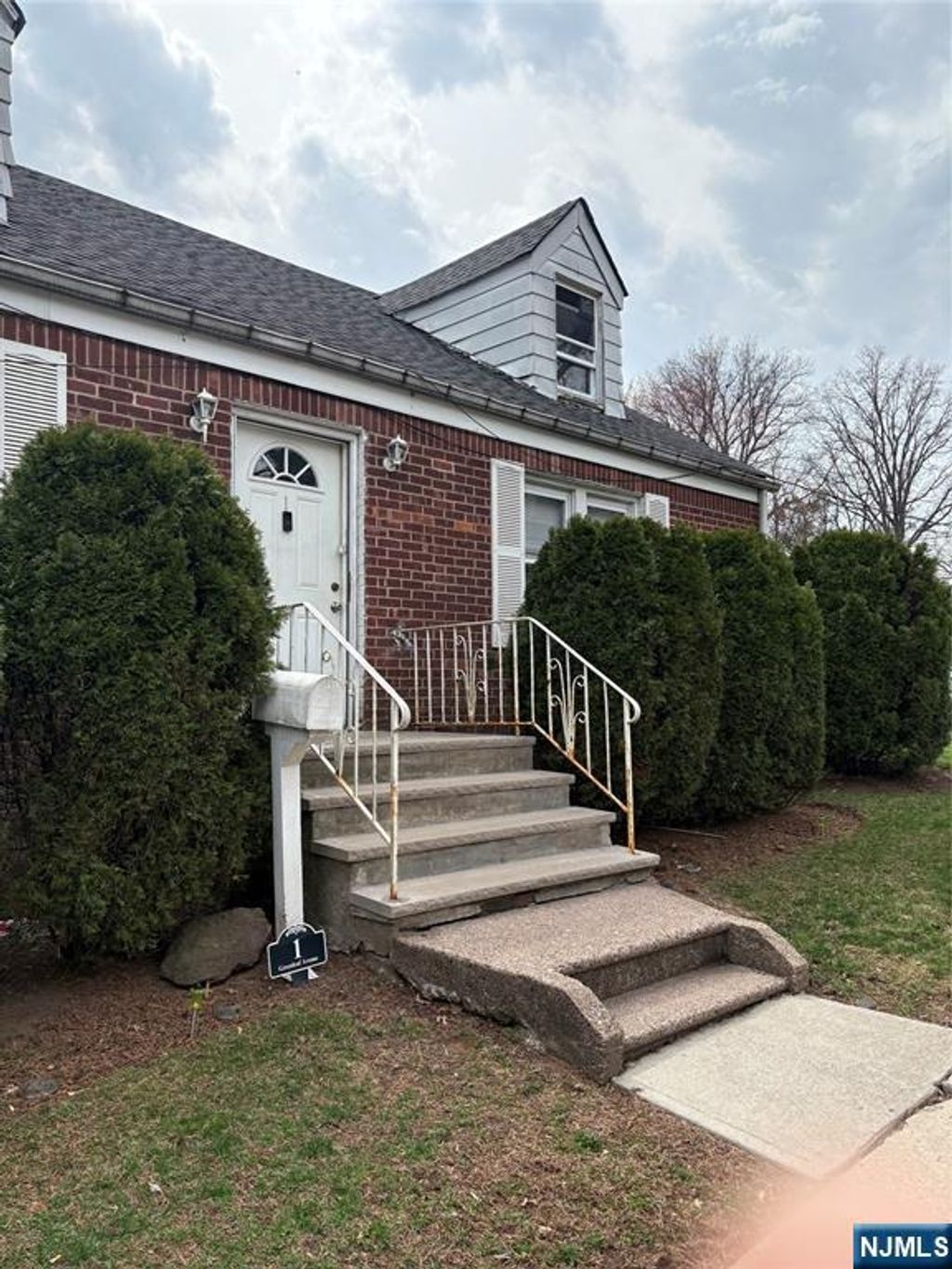 Photo of 137 Oakland Street, Englewood, NJ 07631 (MLS # 26014584)