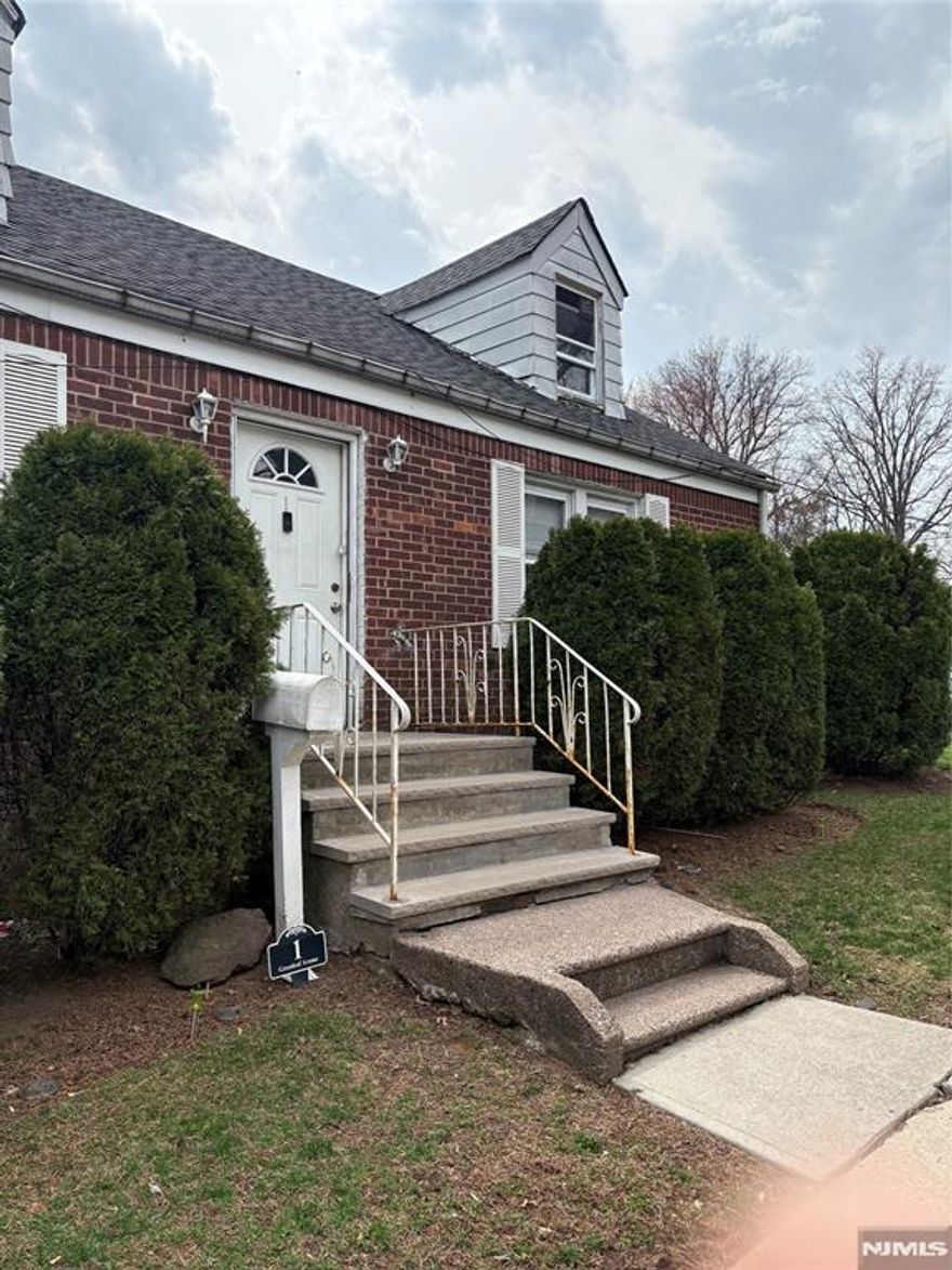 THIS IS AN ESTATE SALE. CALLING ALL CONTRACTORS. HOME IS IN NEED OF EXTENSIVE REPAIRS. CEILINGS, FLOORS NEED TO BE REDONE. HOME BUILT IN THE 1940'S. EXECUTOR OF THE ESTATE HAS NO KNOWLEDGE OF HOME. ALL PERMITS, CCO'S, ENGLEWOOD OPEN PERMITS ARE THE RESPONSIBILTY OF THE BUYER. NEW HEATING BURNER INSTALLED 4TH QUARTER 2025. ONE CAR GARAGE.