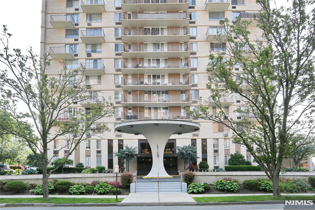 160 Overlook Avenue 19D