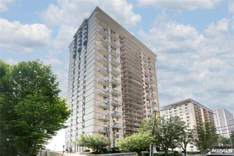 Photo of 160 Overlook Avenue #19D, Hackensack, NJ 07601 (MLS # 26026962)