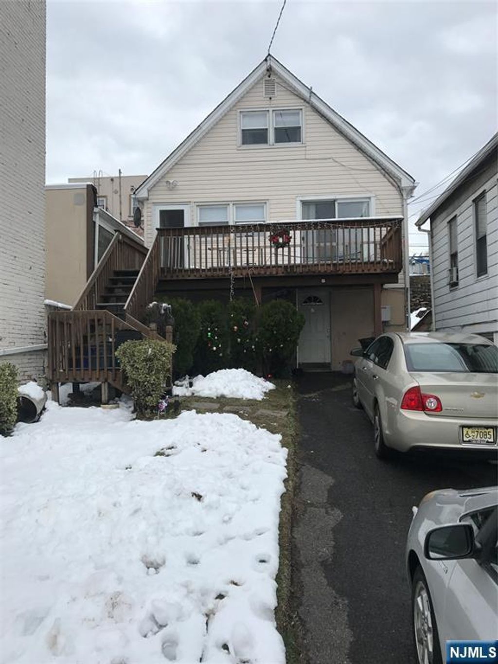 Photo of 7 Westminster Place, Garfield, NJ 07026 (MLS # 26000139)