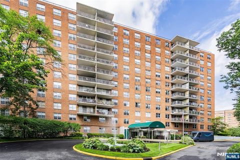 Photo of 301 Beech Street #9K, Hackensack, NJ 07601 (MLS # 26010625)