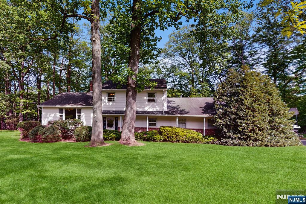 Property for Sale at 655 Kennedy Drive, Twp Of Washington, New Jersey - Bedrooms: 4 
Bathrooms: 3 
Rooms: 11  - $699,000