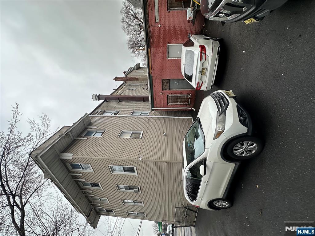 742 Lyons Avenue